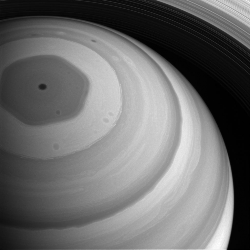 Saturn-northern-vortex.png