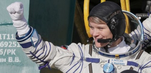 Woman on the moon.jpg (39.07 Kio) Vu 803 fois Woman on the moon.jpg